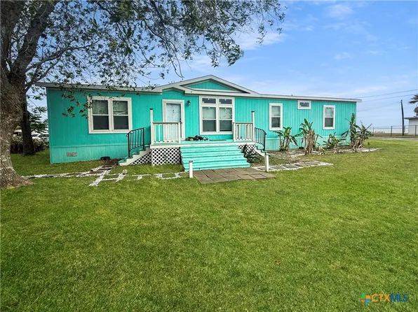 112 N Vivian Stevens St, Port Lavaca, TX 77979