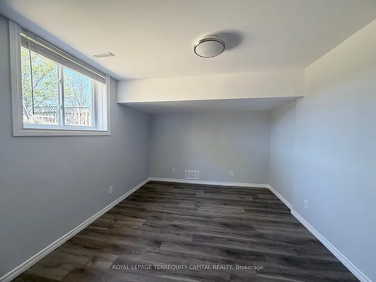 28 Brighton Rd #LOWER — Photo 10