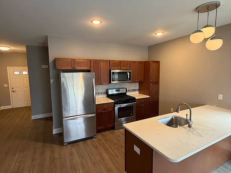 9564 Main St #E — Photo 4