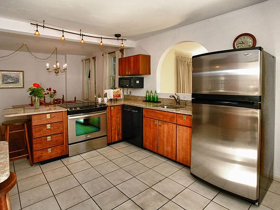 3rd image of 23 Essex St #1