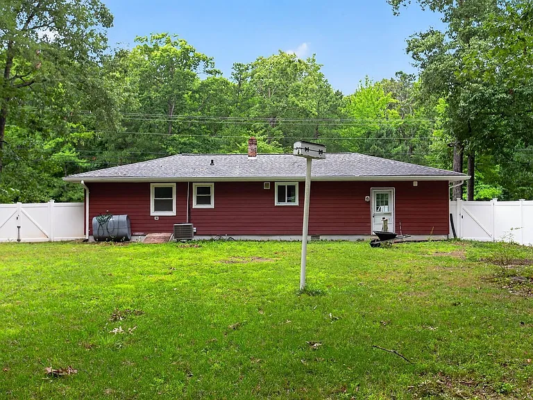 21465 Indian Bridge Rd — Photo 16