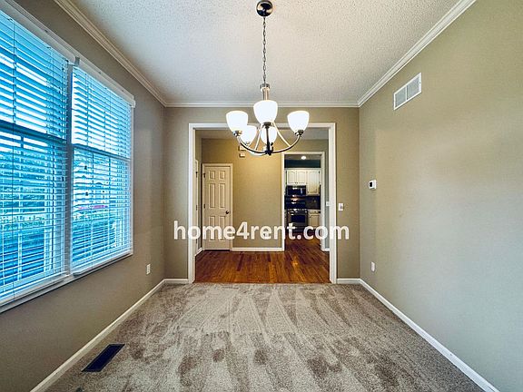 4th image of 8105 W 142nd St
