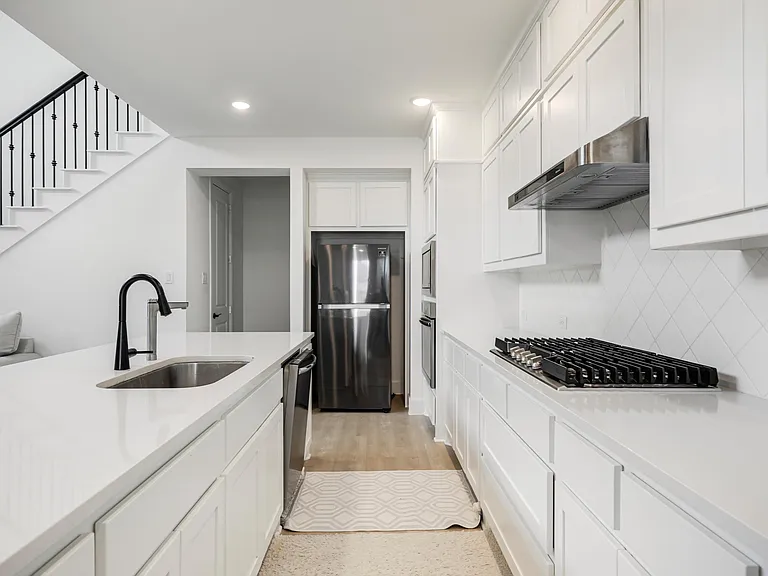 2712 Biltmore Dr — Photo 8