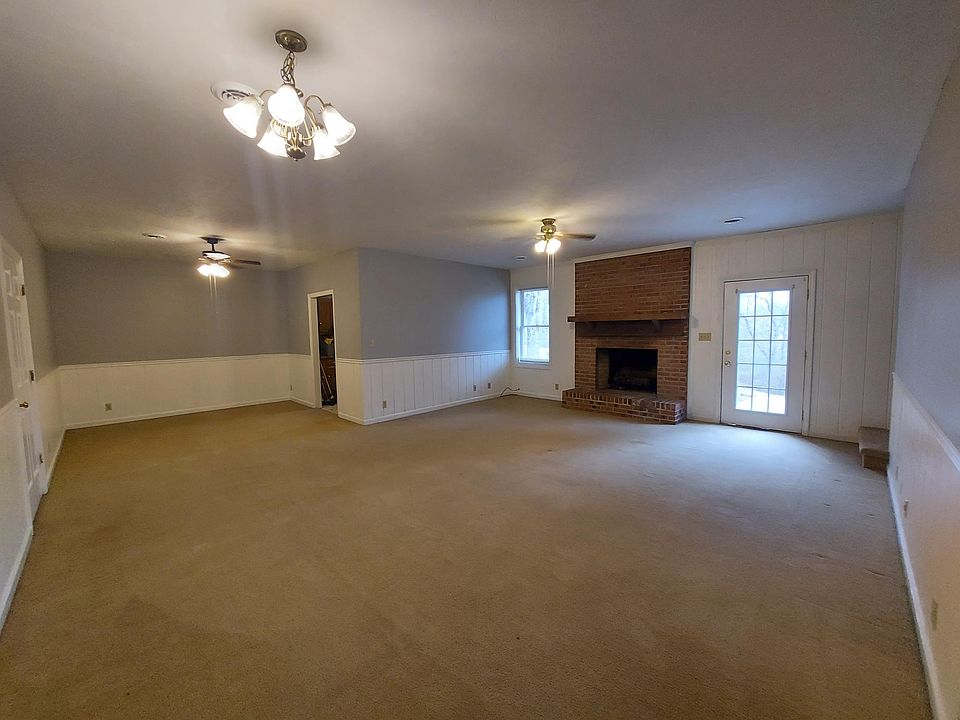 1st image of 1372 Pinecrest Cir #B