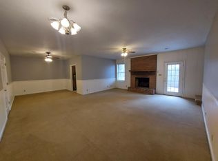1372 Pinecrest Cir #B, Lenoir City, TN 37772