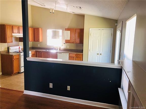 4th image of 8628 Silver Falls Way