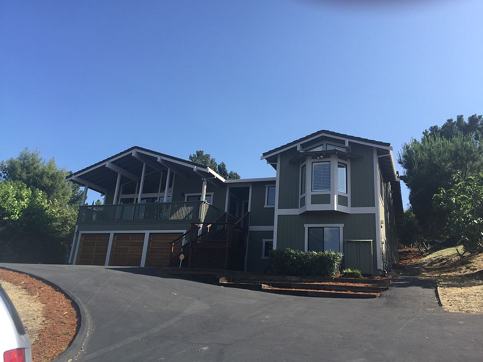 1st image of 17555 Holiday Dr