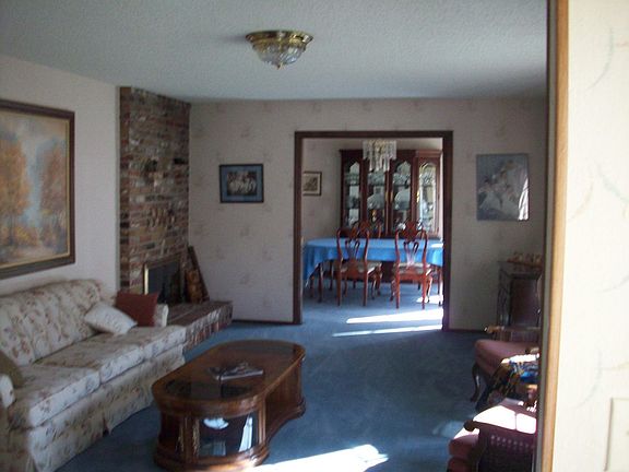 Living Room/ Dining Room