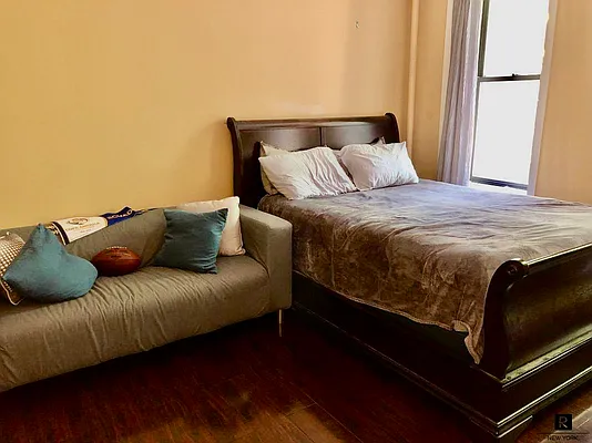 Rented by R New York | media 58