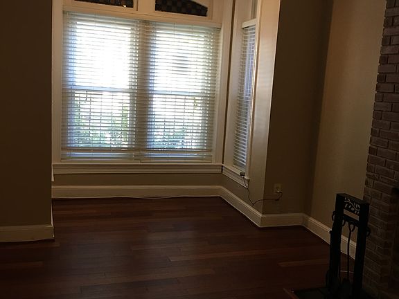 Living room Bay window
