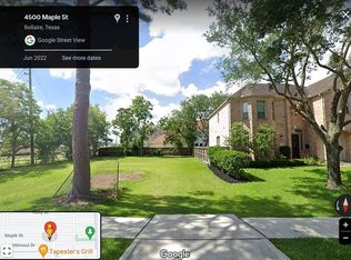 4501 Maple St, Bellaire, TX 77401