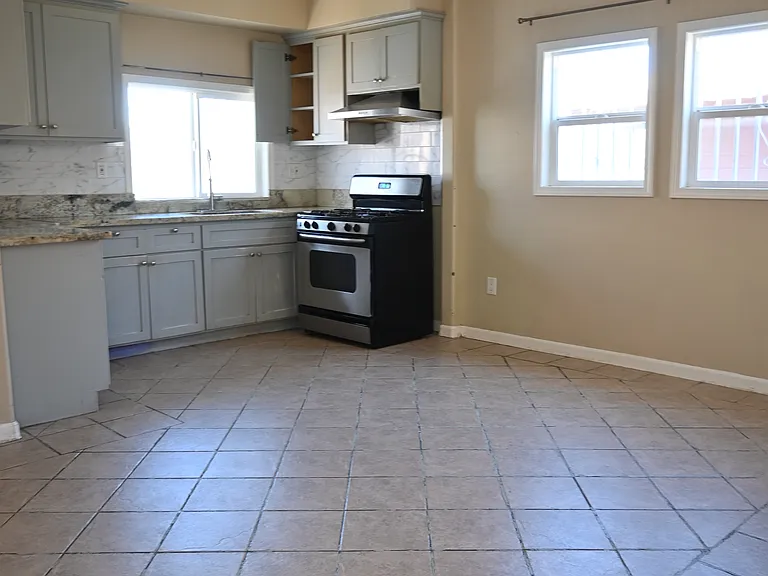 603 W 43rd Pl — Photo 31