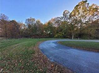 6056-6057 Live Oak Ct, West Salem, OH 44287