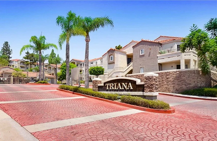 1015 Vista Del Cerro Dr — Photo 2