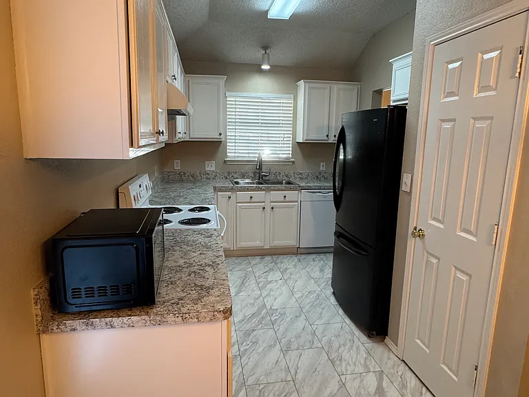 6800 W Lynn Creek Dr — Photo 6