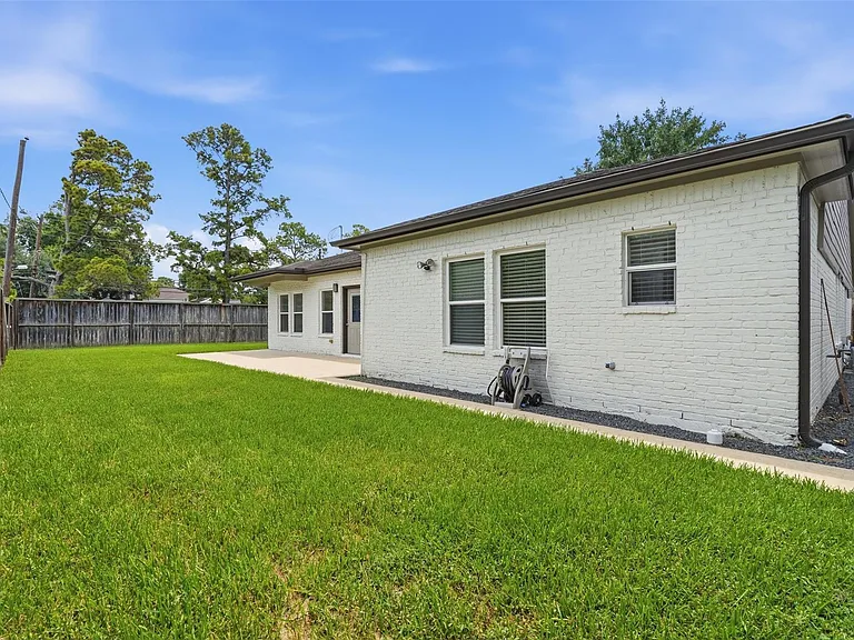 14002 Myrtlea Dr — Photo 25