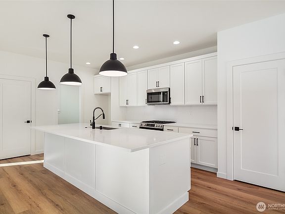5th image of 1820 267th Street NW