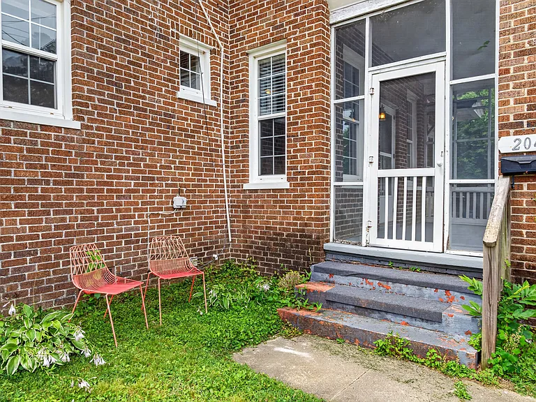 204 Bedford Pl #MAIN — Photo 10