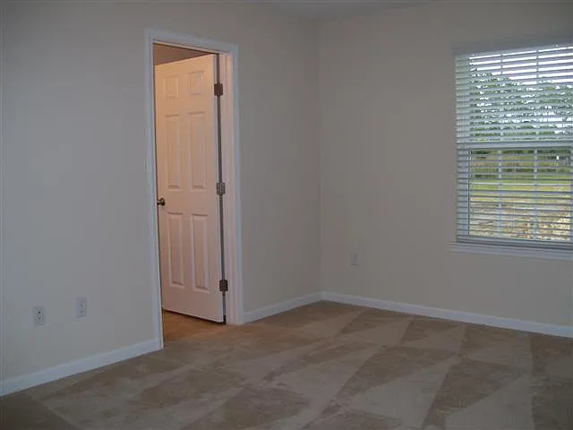 30 Twin Oaks Pl — Photo 6