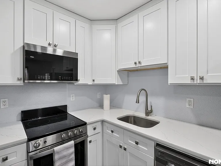 9 Vreeland Ave #3E — Photo 7