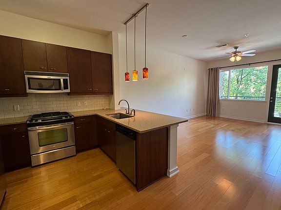 5th image of 200 Manufacturers Rd APT 246