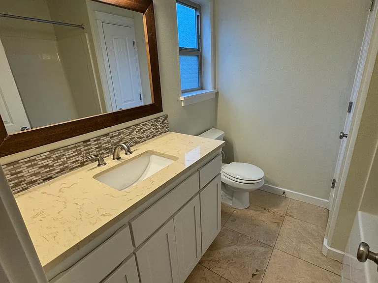 450 SE Park Ave — Photo 7