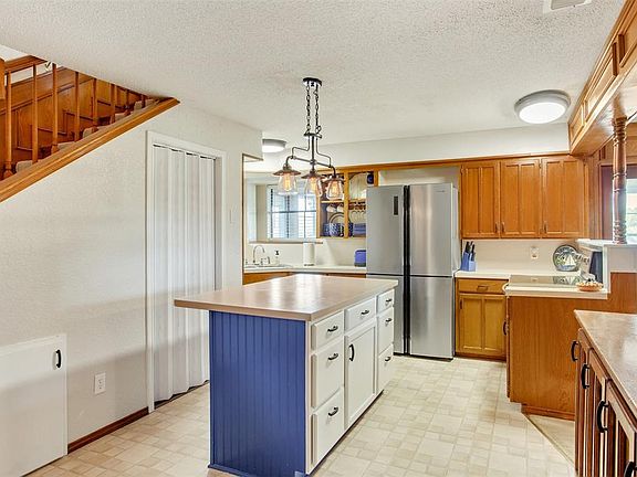 3rd image of 577 County Road 4847
