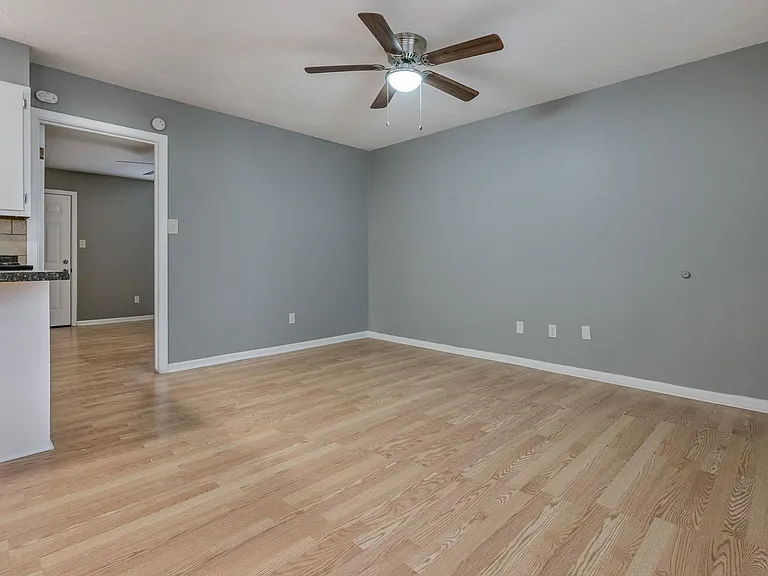 609 16th St #3 — Photo 5
