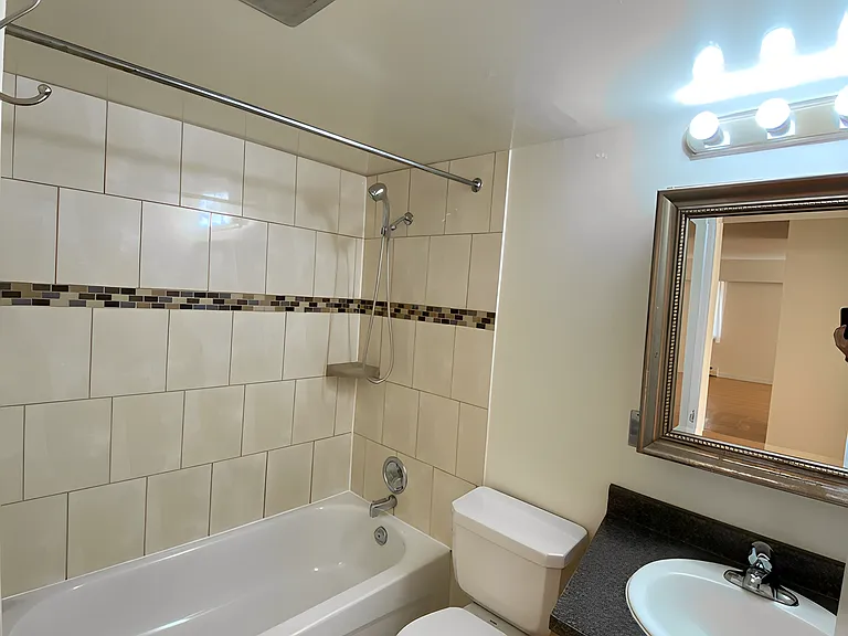 425 Carnarvon St — Photo 21