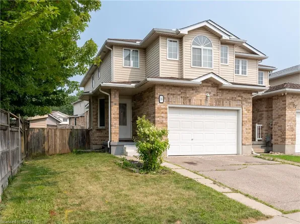15 Chester Dr, Cambridge, ON N1T 2C4