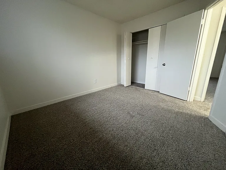 Mt. Pleasant Apartments — Photo 12