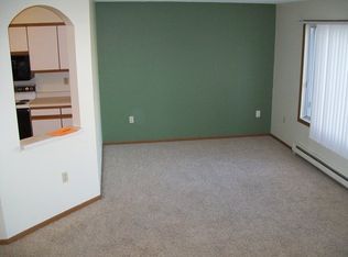 14630 Shannon Pkwy APT 303, Rosemount, MN 55068