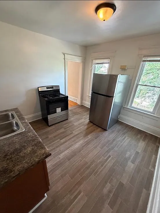 1225 E Wright St - Unit 4 — Photo 3