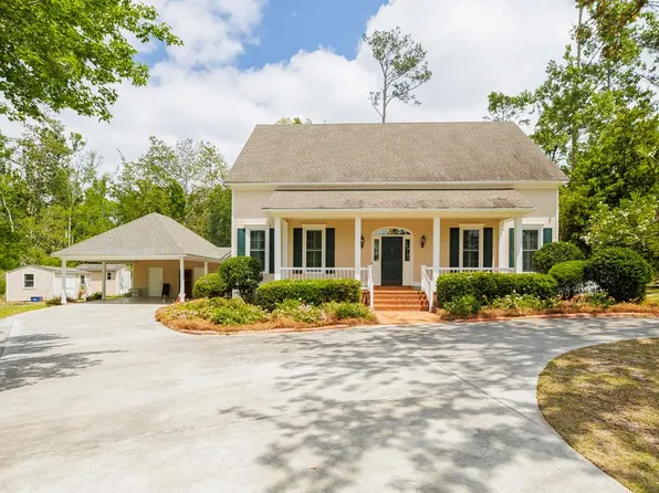 3111 Country Club Dr, Valdosta, GA 31602