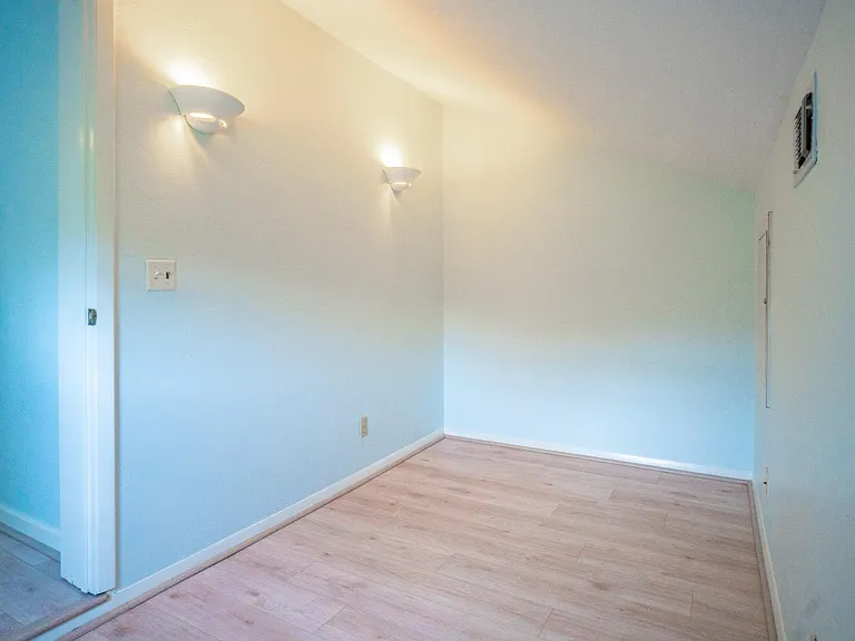 4901 Sandcastle Cir — Photo 21