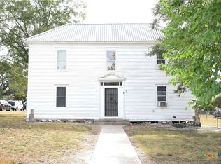 149 N Commercial St, Goliad, TX 77963