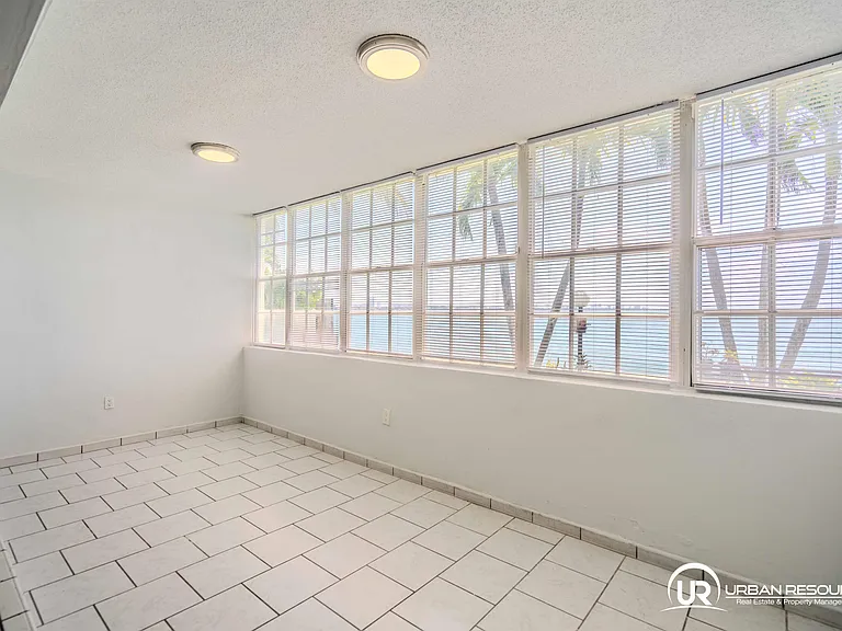 1940 Bay Dr #11 — Photo 8