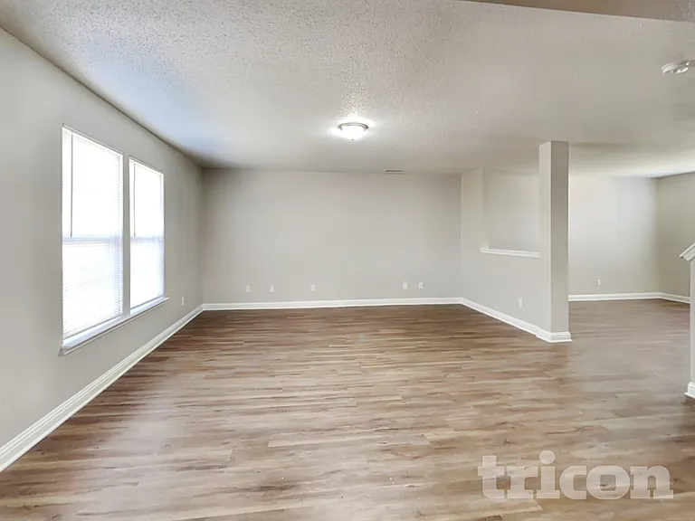 1840 Blackmore Dr — Photo 4