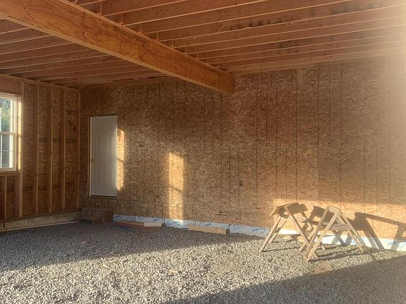 3rd image of 105 Black Walnut Dr