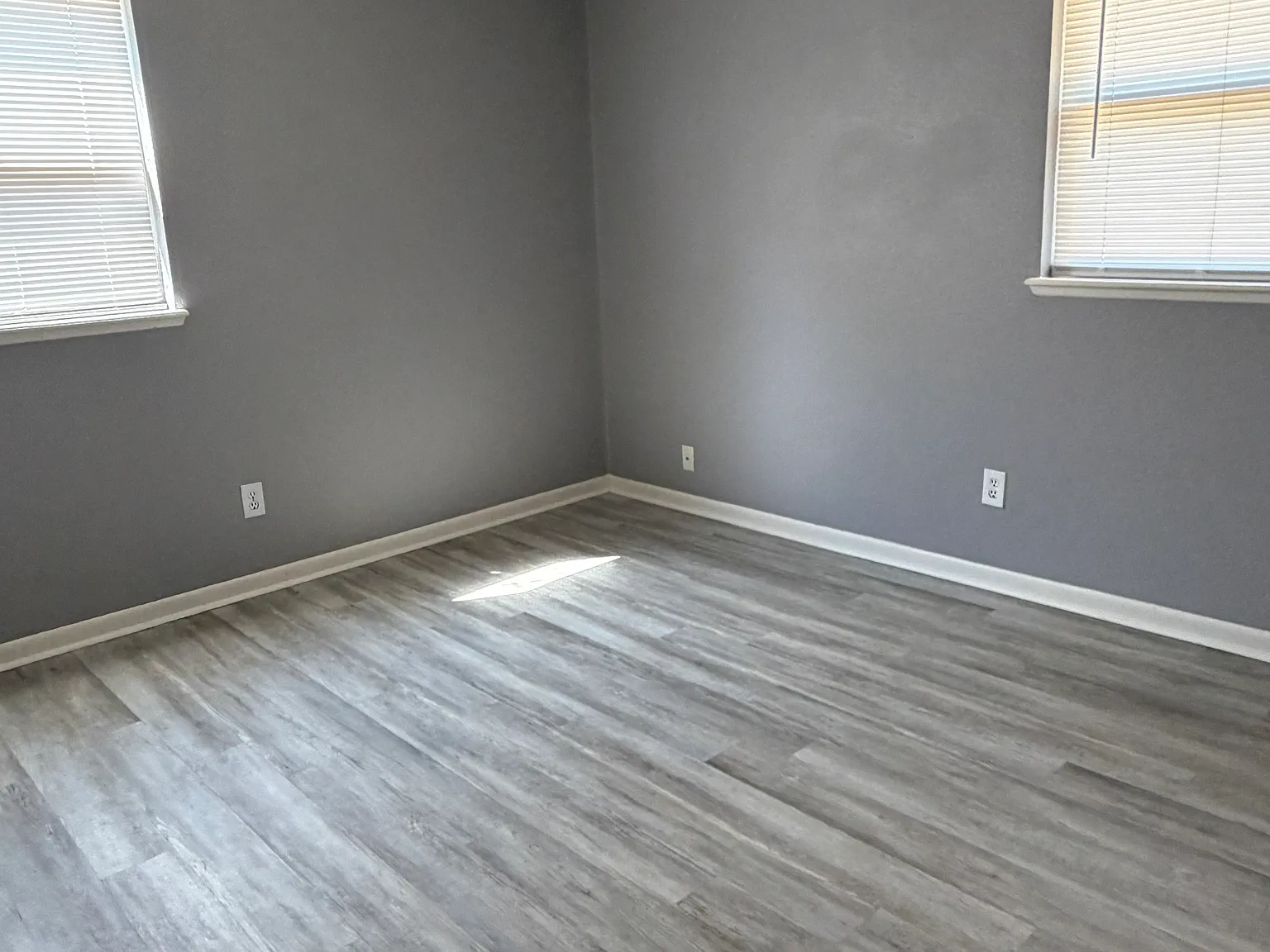 4 bed, 1.5 bath, 1300 sqft, $1,500 — Photo 4