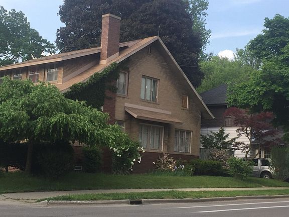 3rd image of 1800 Wilbert Ave NE