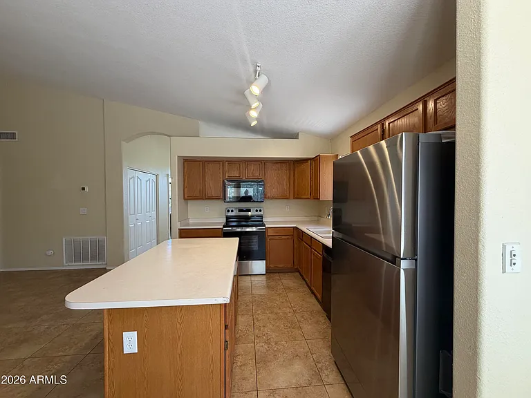 1289 W Maria Ln — Photo 7