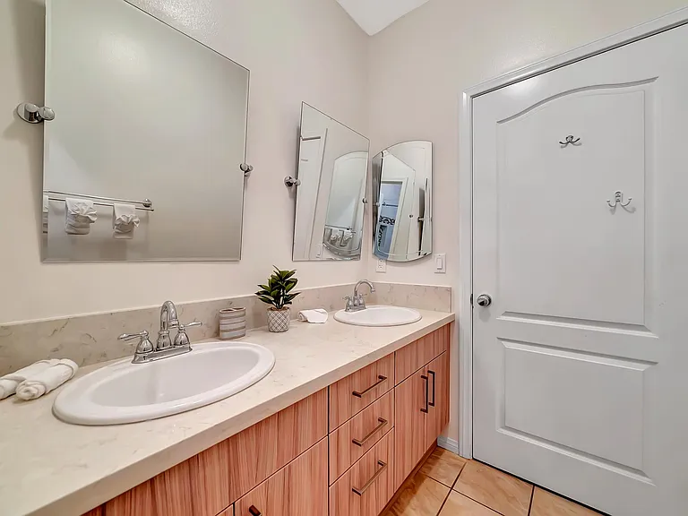 19316 Lavi Ct — Photo 56