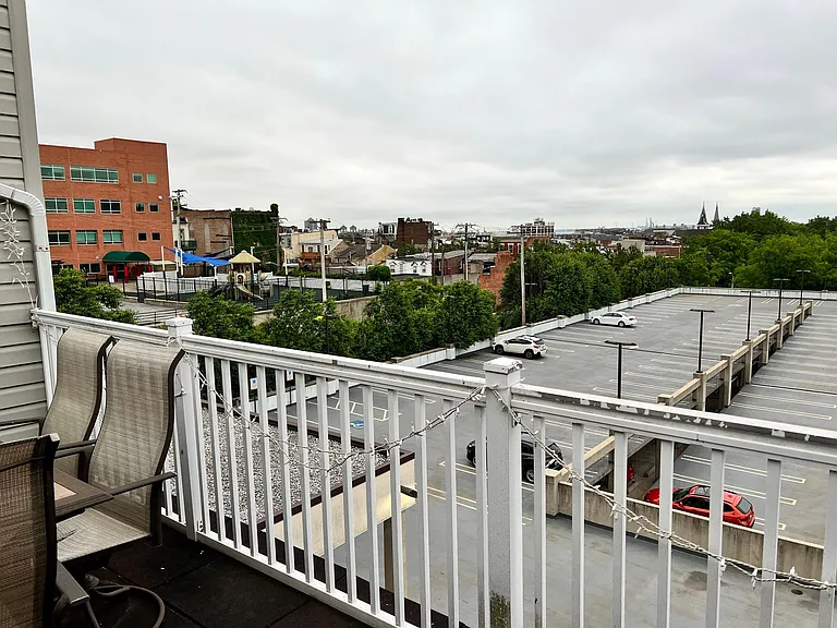 1607 E Fairmount Ave — Photo 29