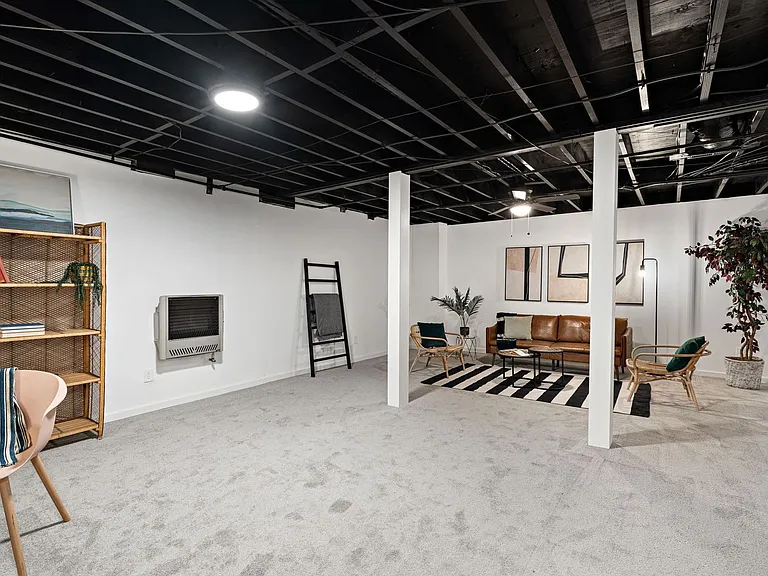 304 Deerpoint Dr — Photo 17