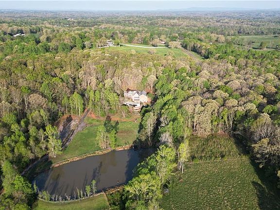 3rd image of 5062 Lee Rd