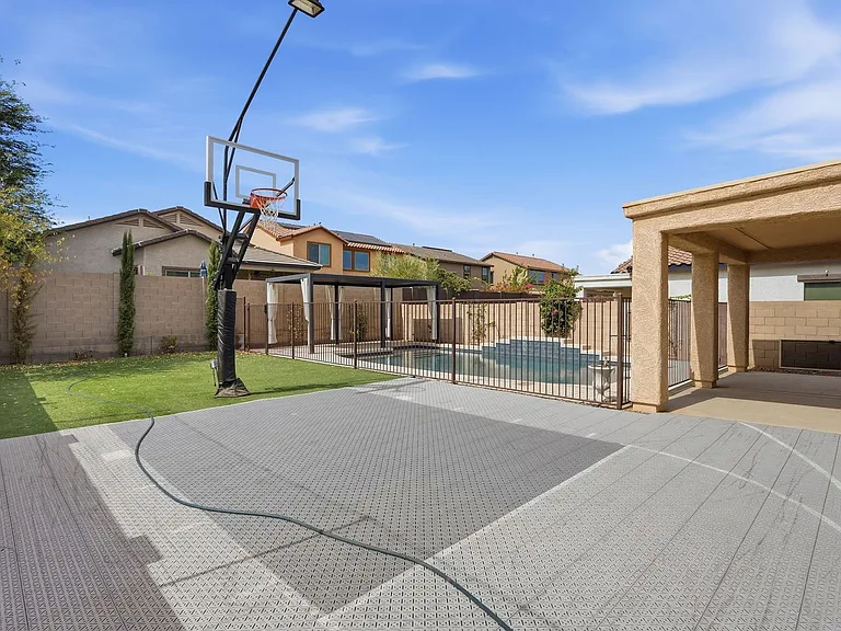 10815 W Avenida Del Rey — Photo 33