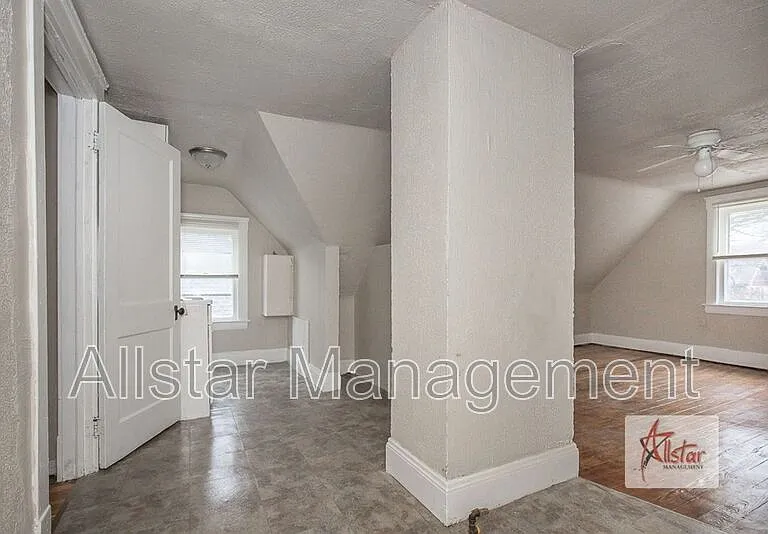 11602 Tuscora Ave #UP — Photo 8