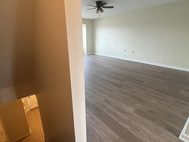 118 Myatt Ct — Photo 4