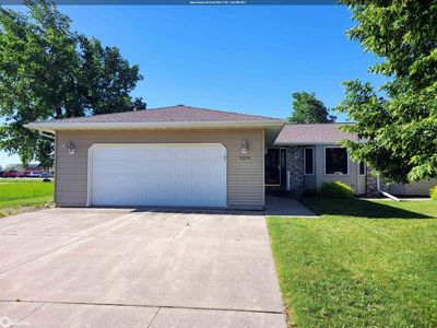 2209 14th Ave N, Clear Lake, IA, 50428